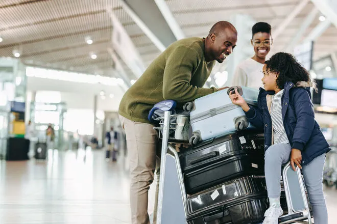 Check Rules for Qatar Airways Unaccompanied Minor Traveling Alone